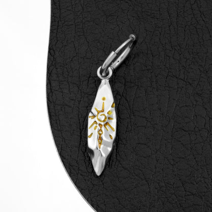 Wishing stone earring fitting detail