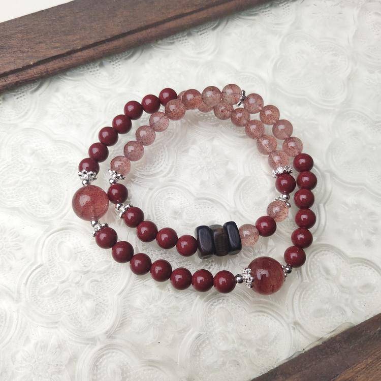 Strawberry quartz agarwood bracelet texture