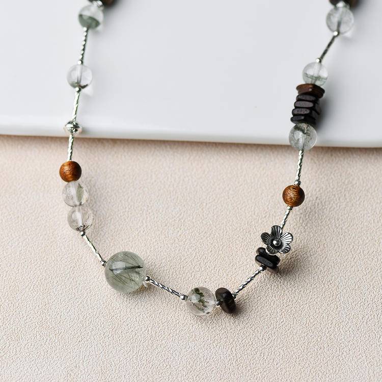 Green phantom quartz agarwood bracelet texture