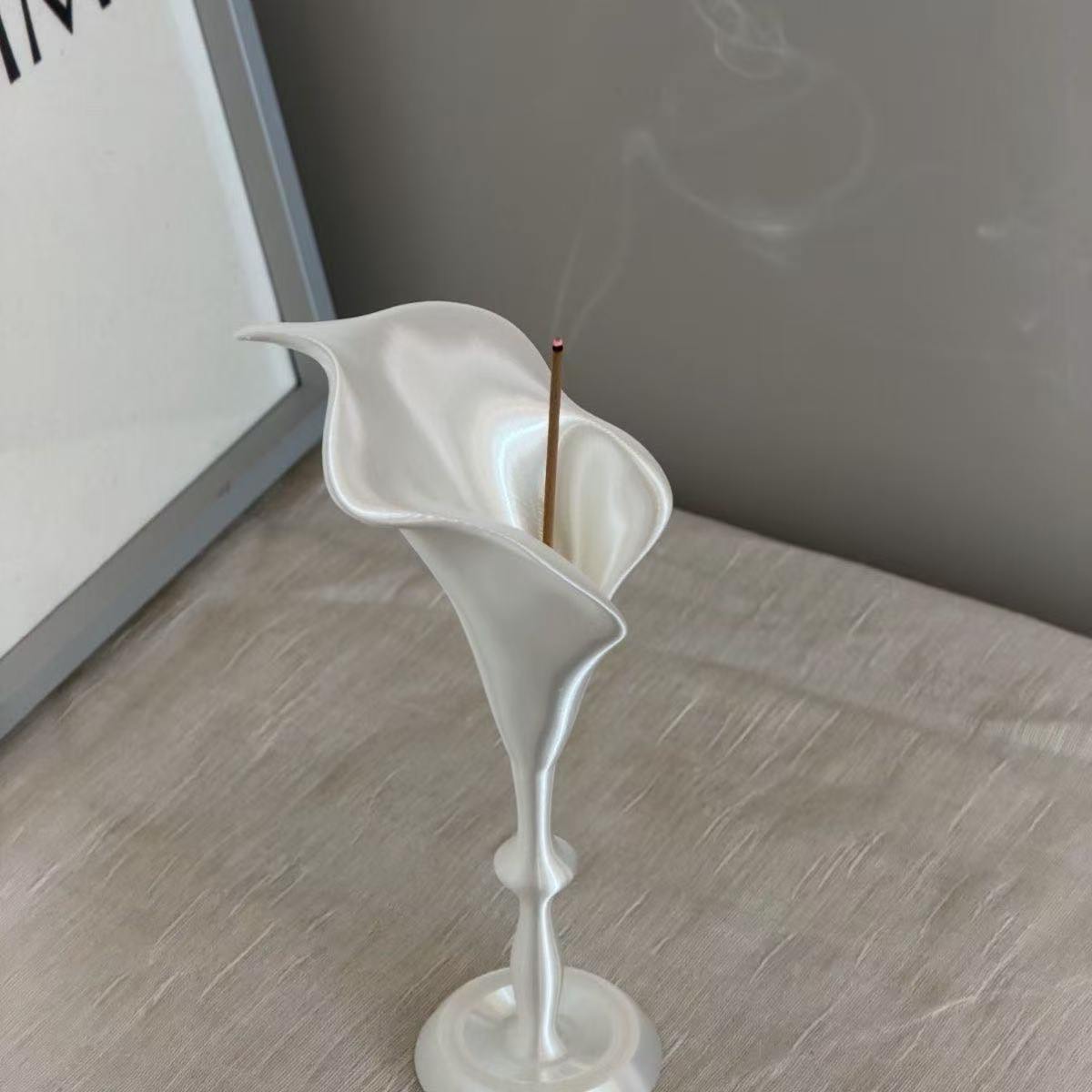 Calla Form Incense Holder